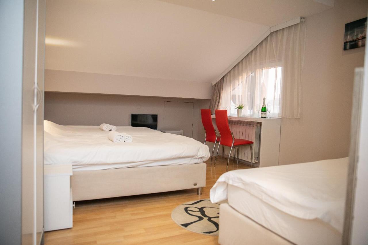 Hotel Dijana ピロト エクステリア 写真