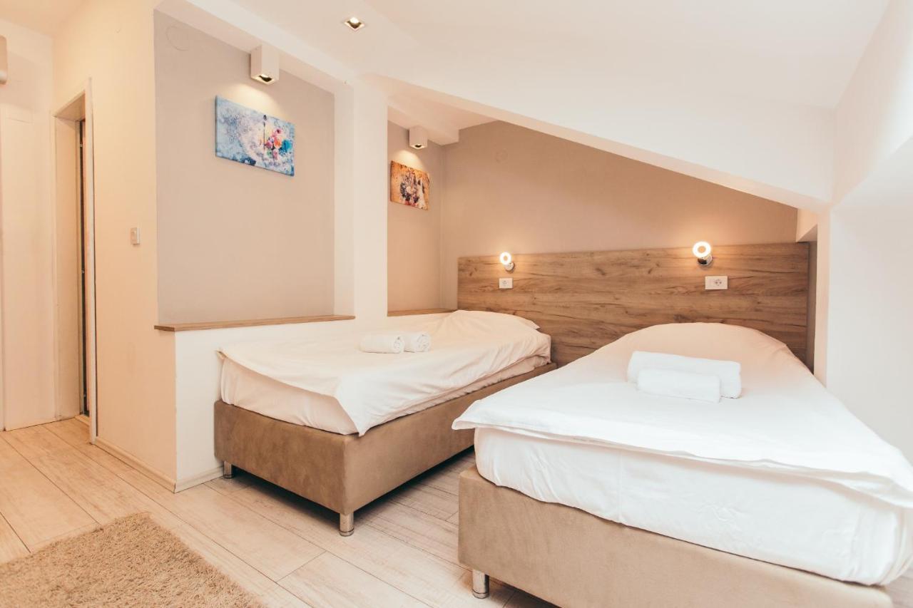 Hotel Dijana ピロト エクステリア 写真