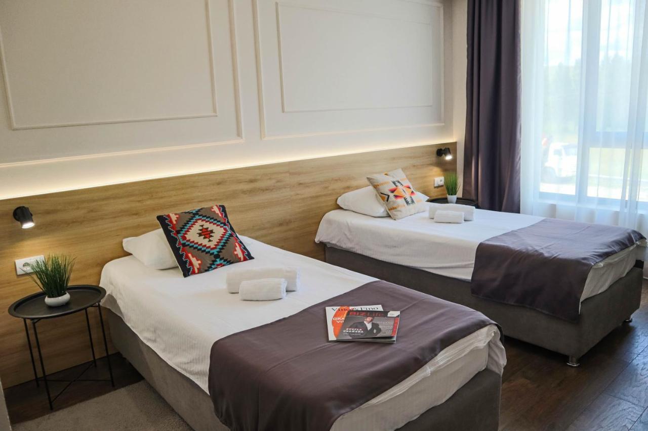 Hotel Dijana ピロト エクステリア 写真