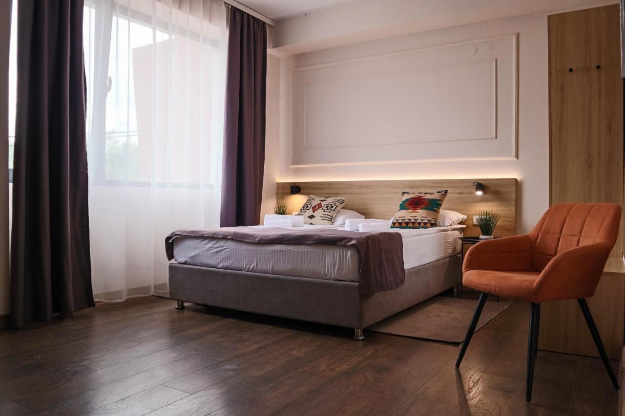 Hotel Dijana ピロト エクステリア 写真