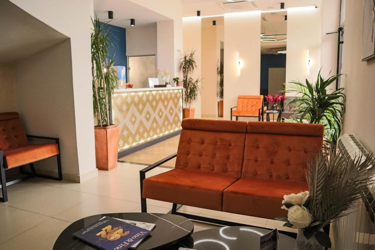 Hotel Dijana ピロト エクステリア 写真